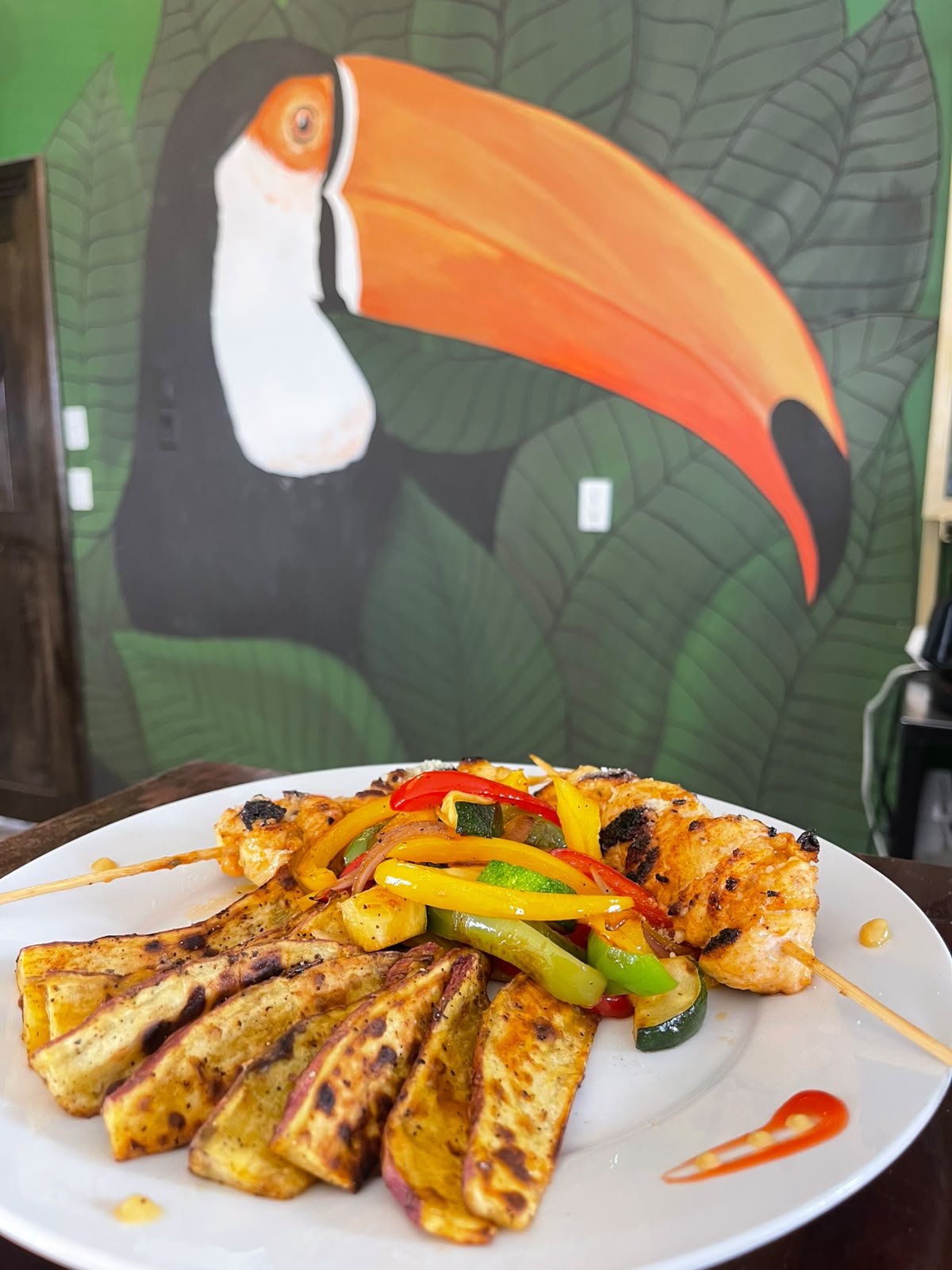 Chicken kebabs with grilled vegetables